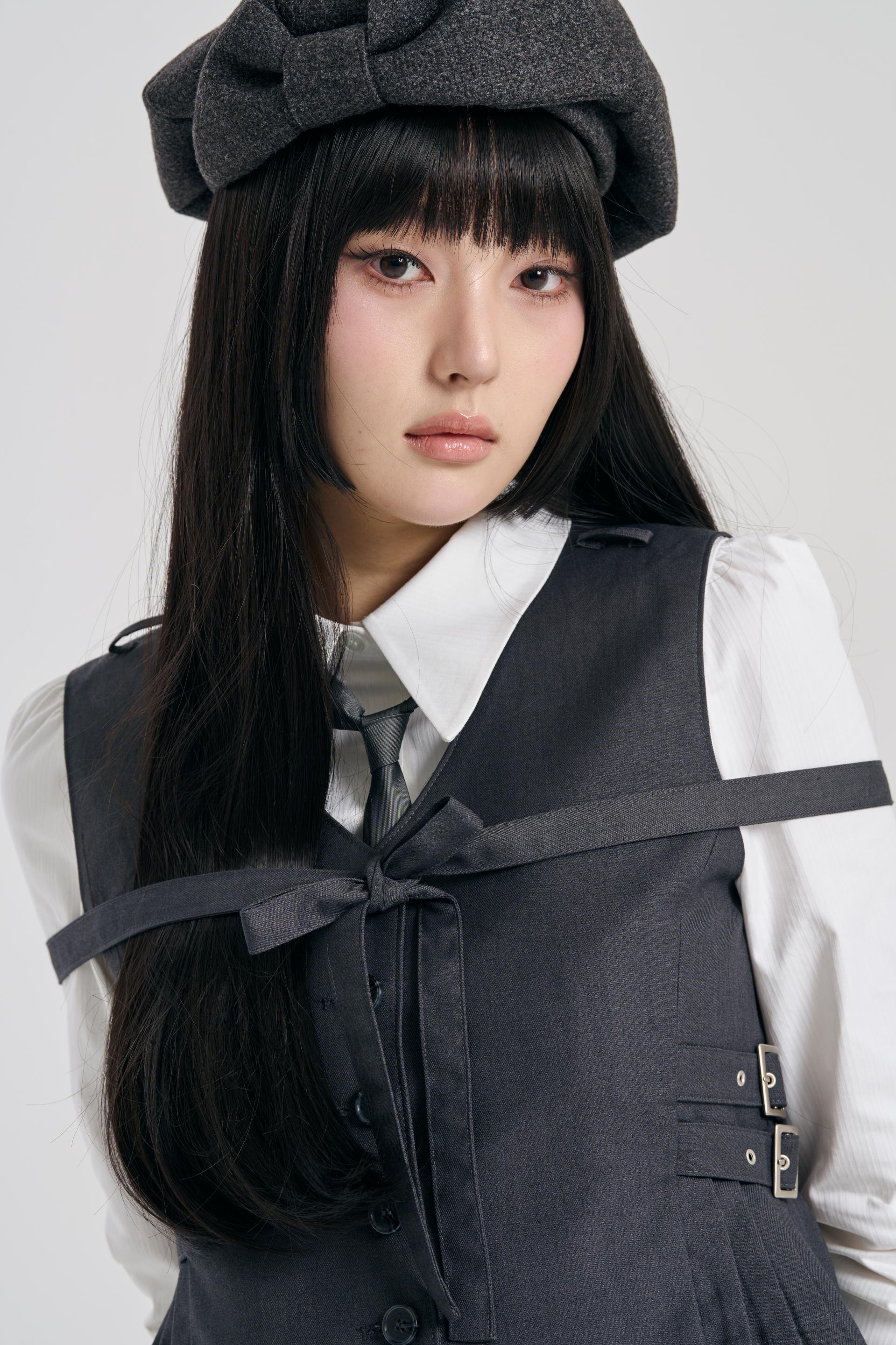 [SIGNATURE] STRAP PLEATS BELT VEST CHARCOAL