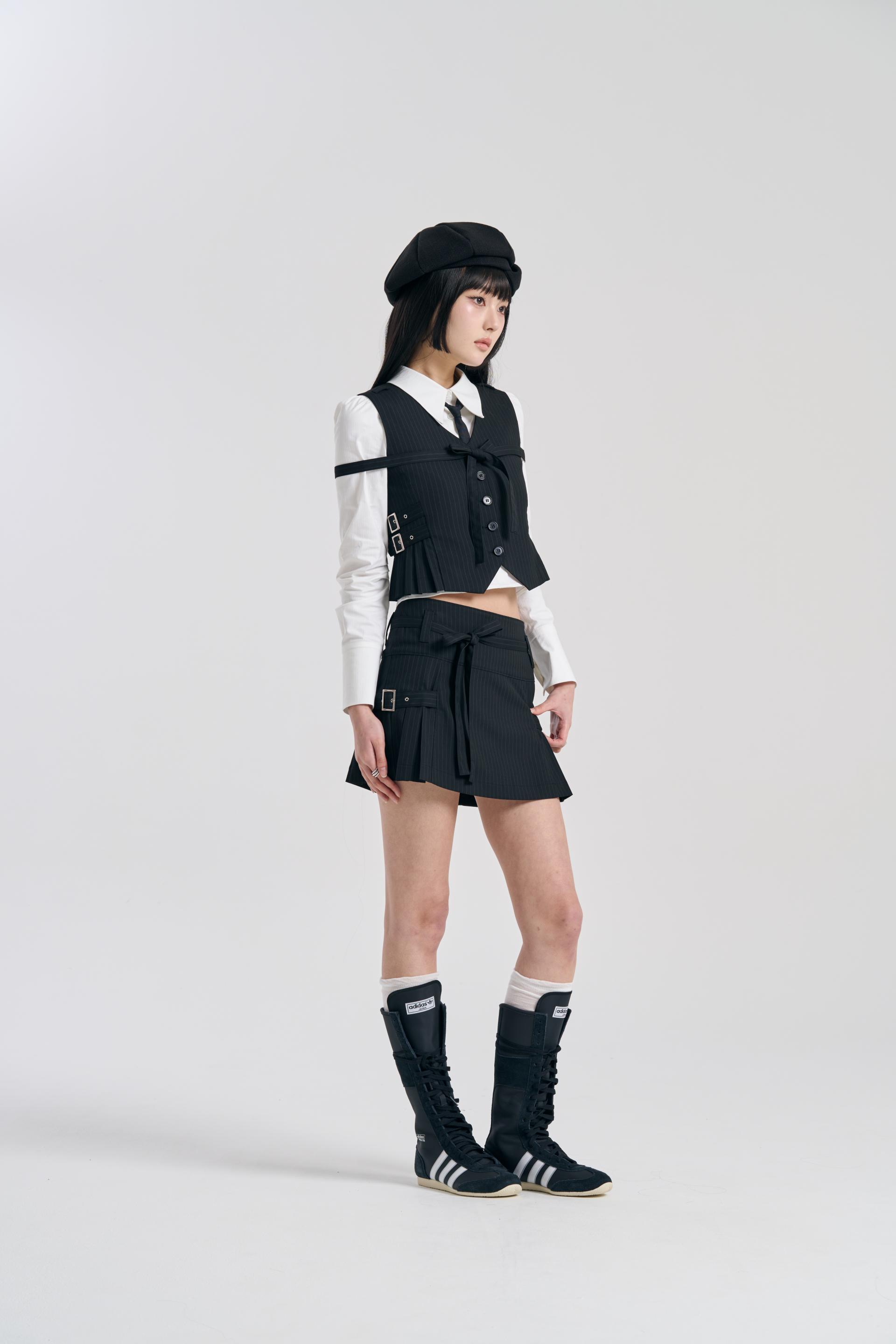 [SIGNATURE] STRAP PLEATS BELT VEST&SKIRT SET-UP BLACK