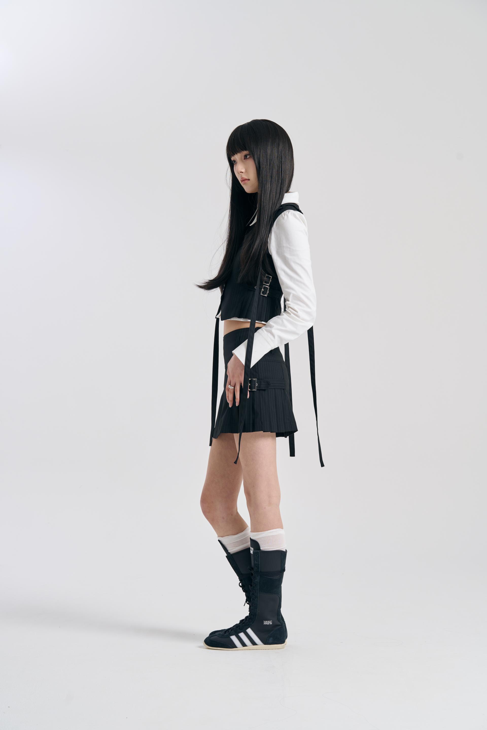[SIGNATURE] PLEATS BELT SKIRT BLACK
