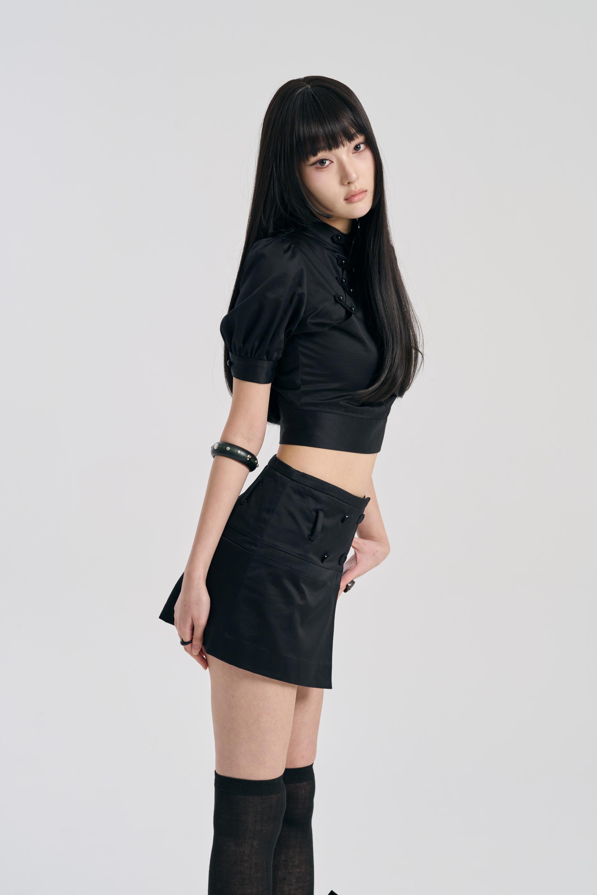 [PRE-ORDER] PUFF CUT BLOUSE BLACK