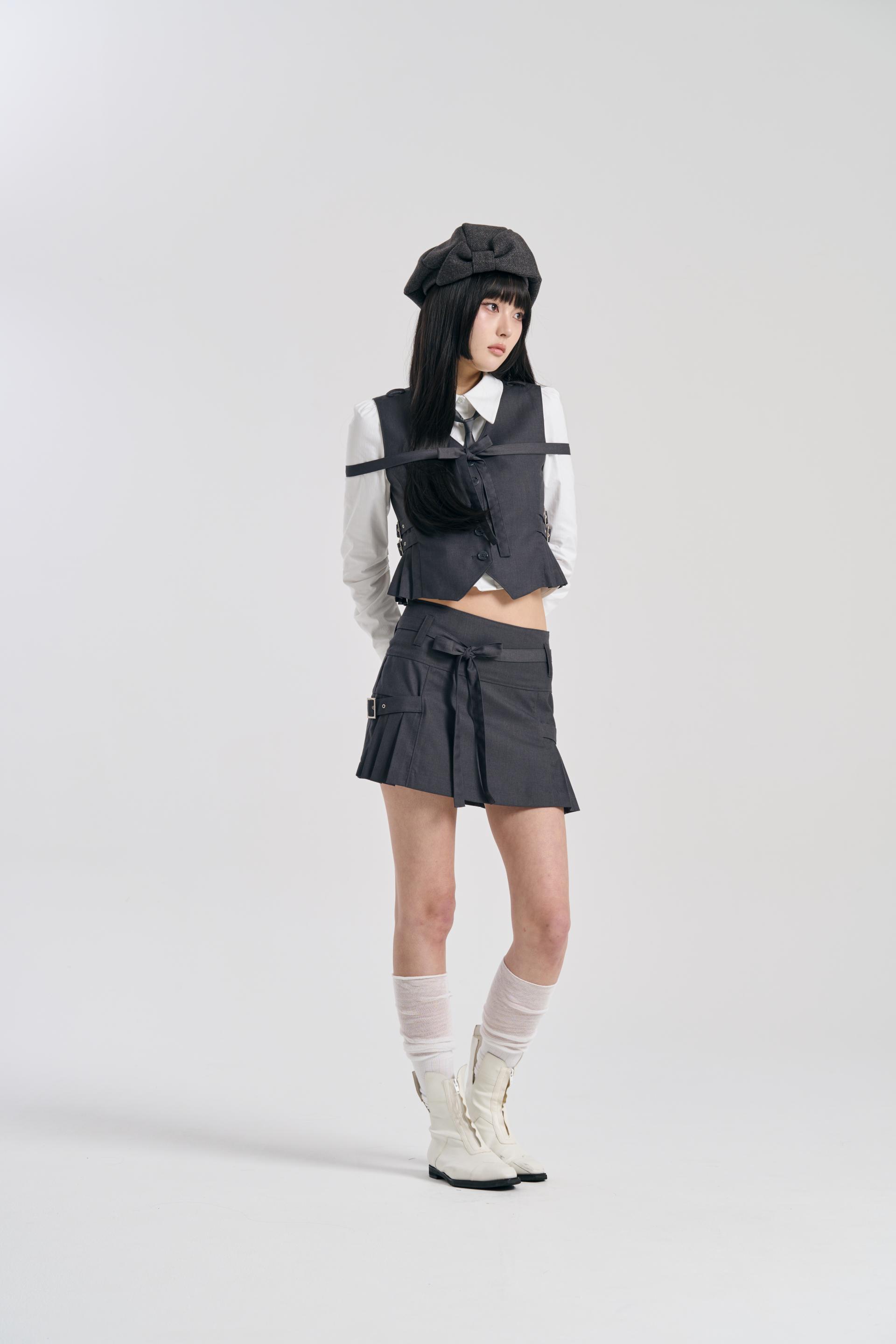 [SIGNATURE] STRAP PLEATS BELT VEST&SKIRT SET-UP CHARCOAL
