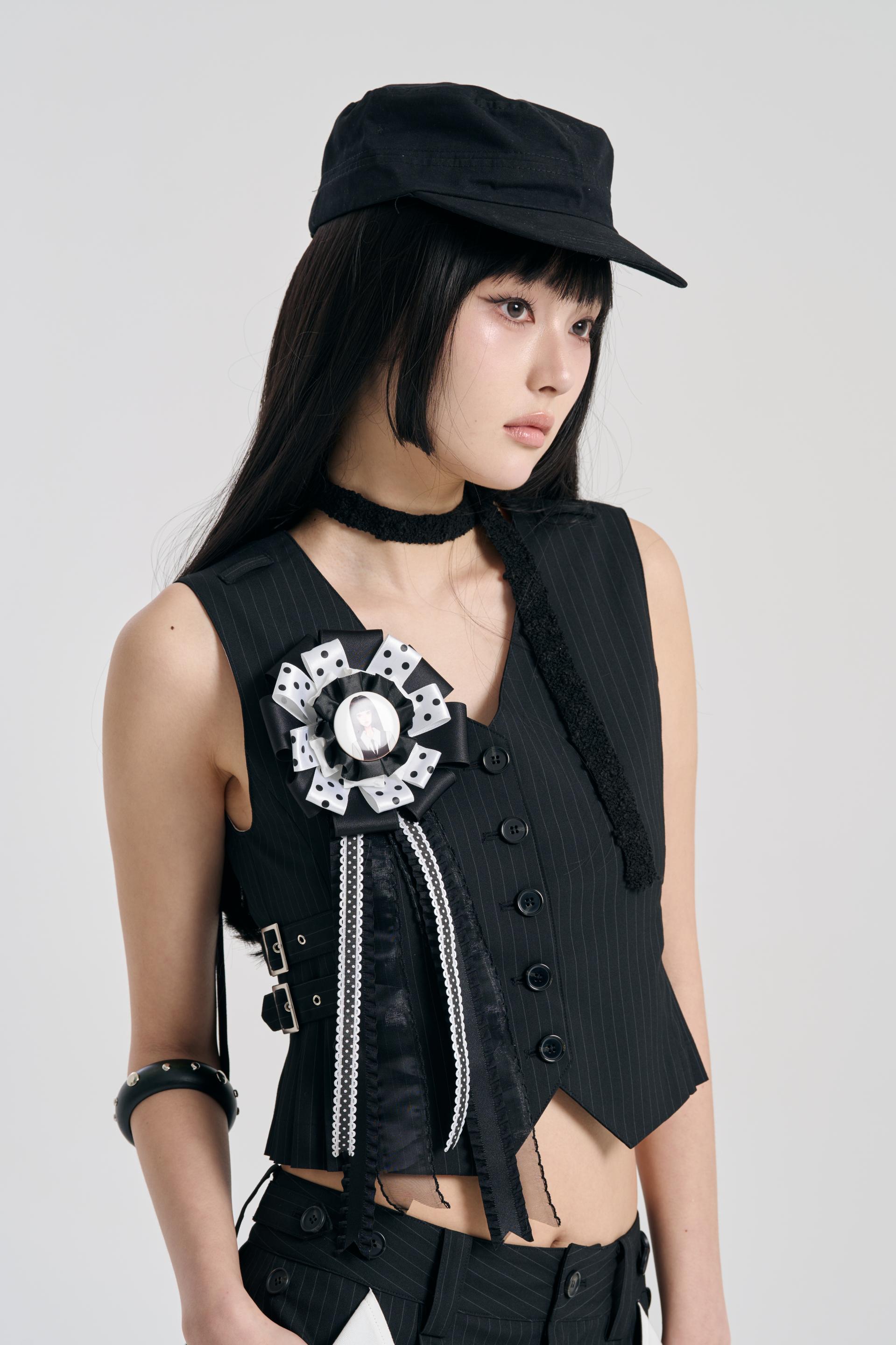 [SIGNATURE] STRAP PLEATS BELT VEST BLACK