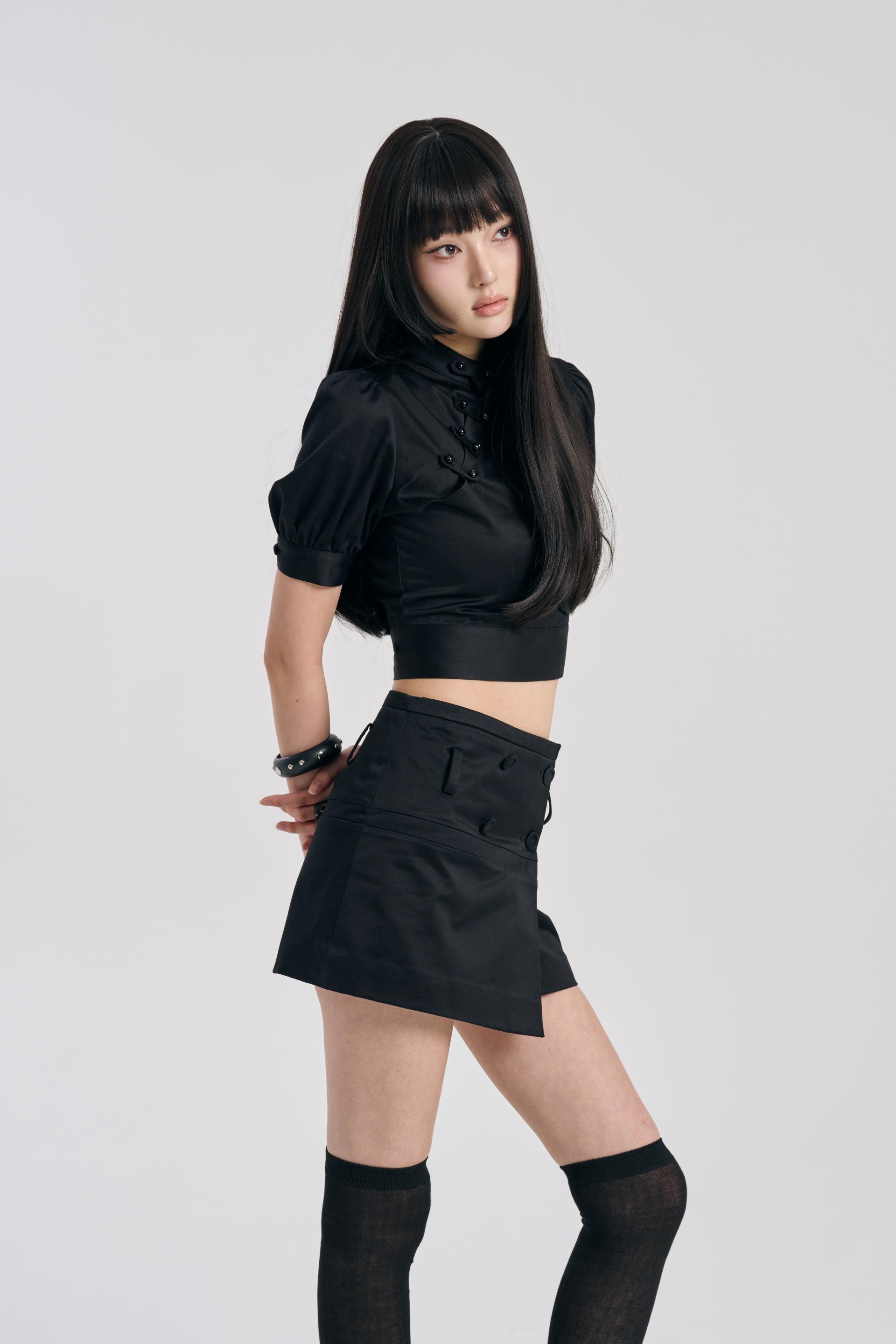 [PRE-ORDER] PUFF CUT BLOUSE BLACK