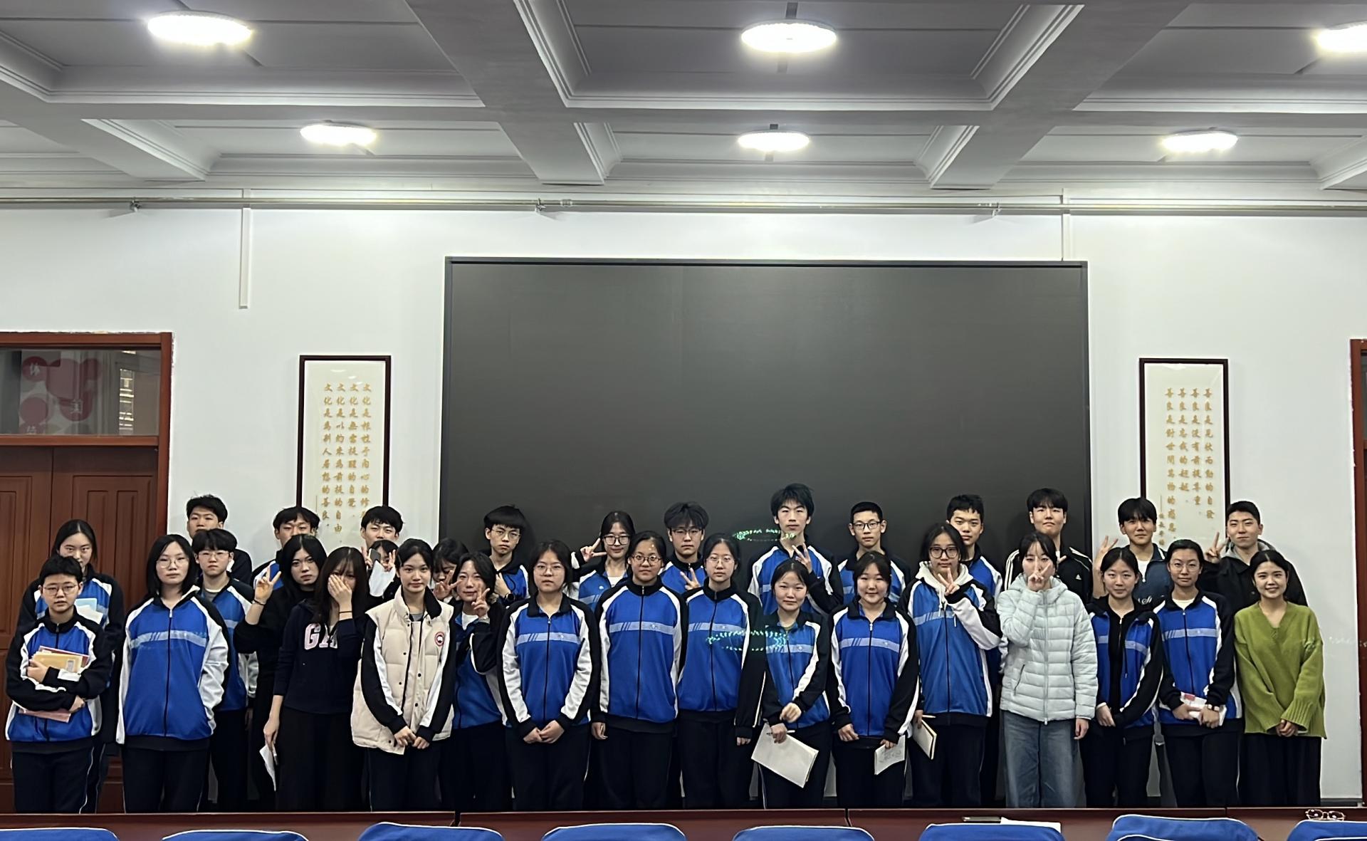c121712715d98.jpg