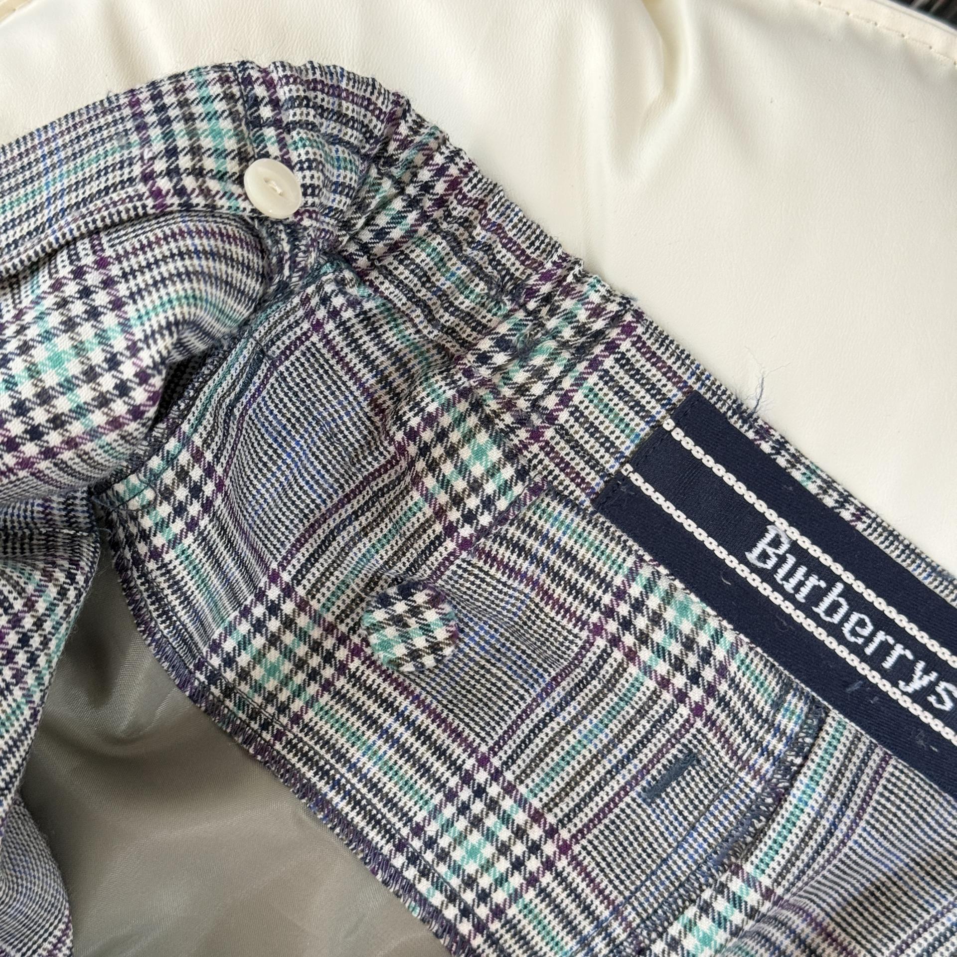 [Burberrys] 90s Check Wrap-Style Pleated Mini Skirt (Grey)
