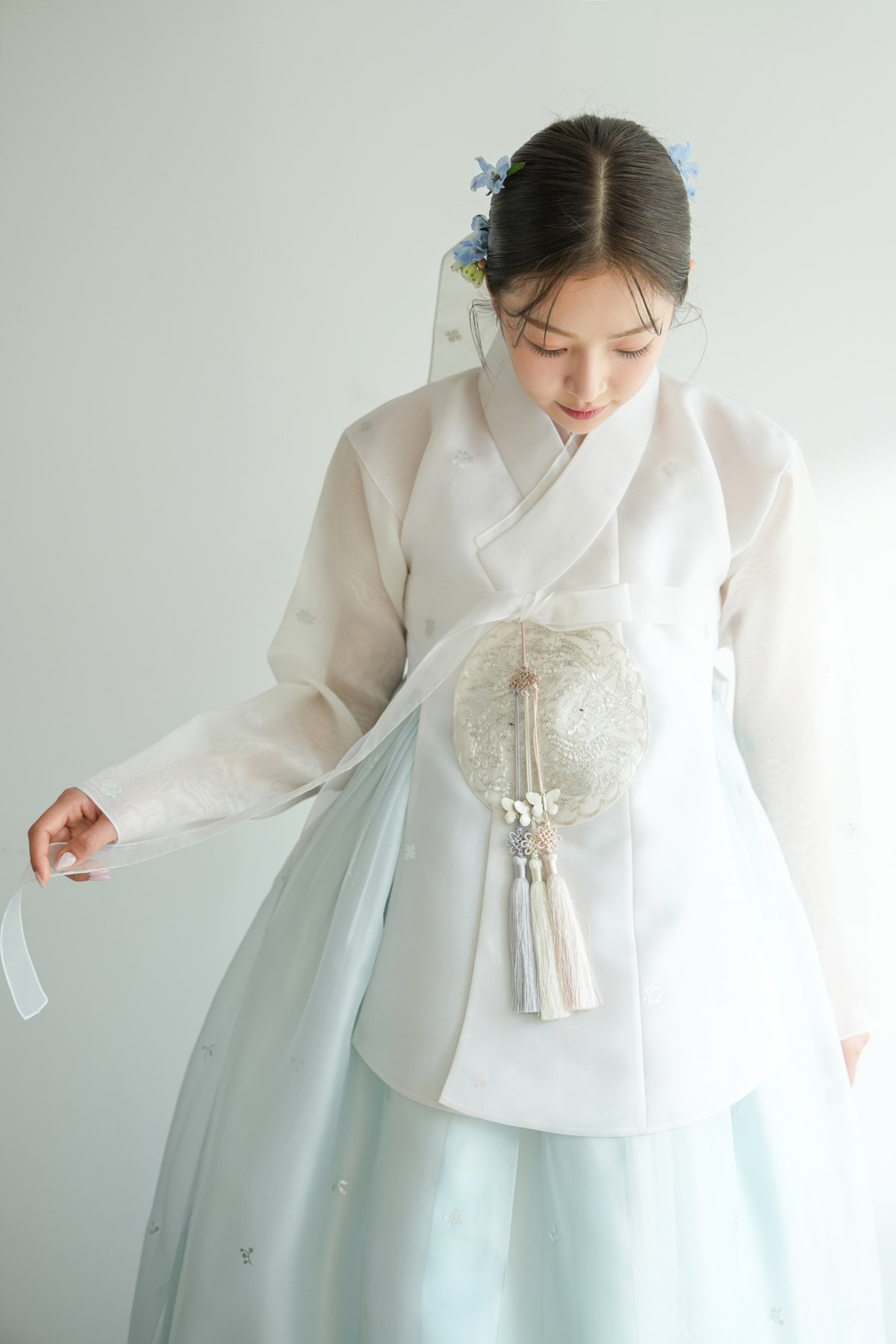신부 한복 대여 - 아이보리 저고리와 민트 치마 본견 신부한복 | 테힐라한복