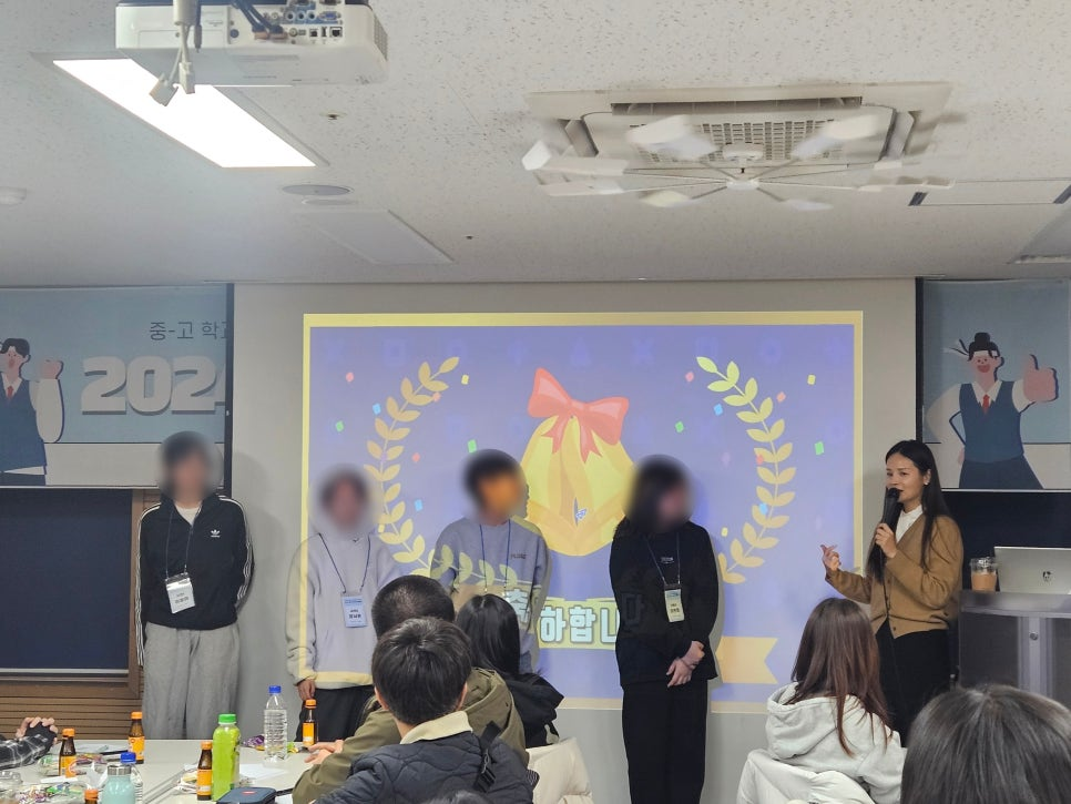 d7256e00566b7.png