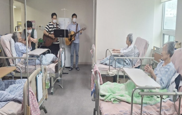 찾아가는 침상 음악치료 요양병원