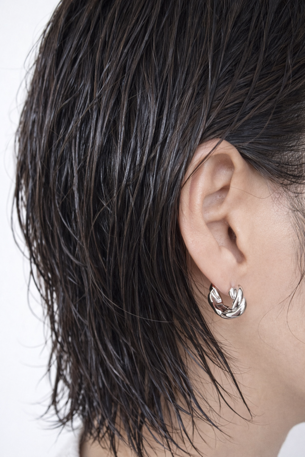 바이메이커 원터치 트위스트 링 이어링 Twist Rope Hoop Earrings