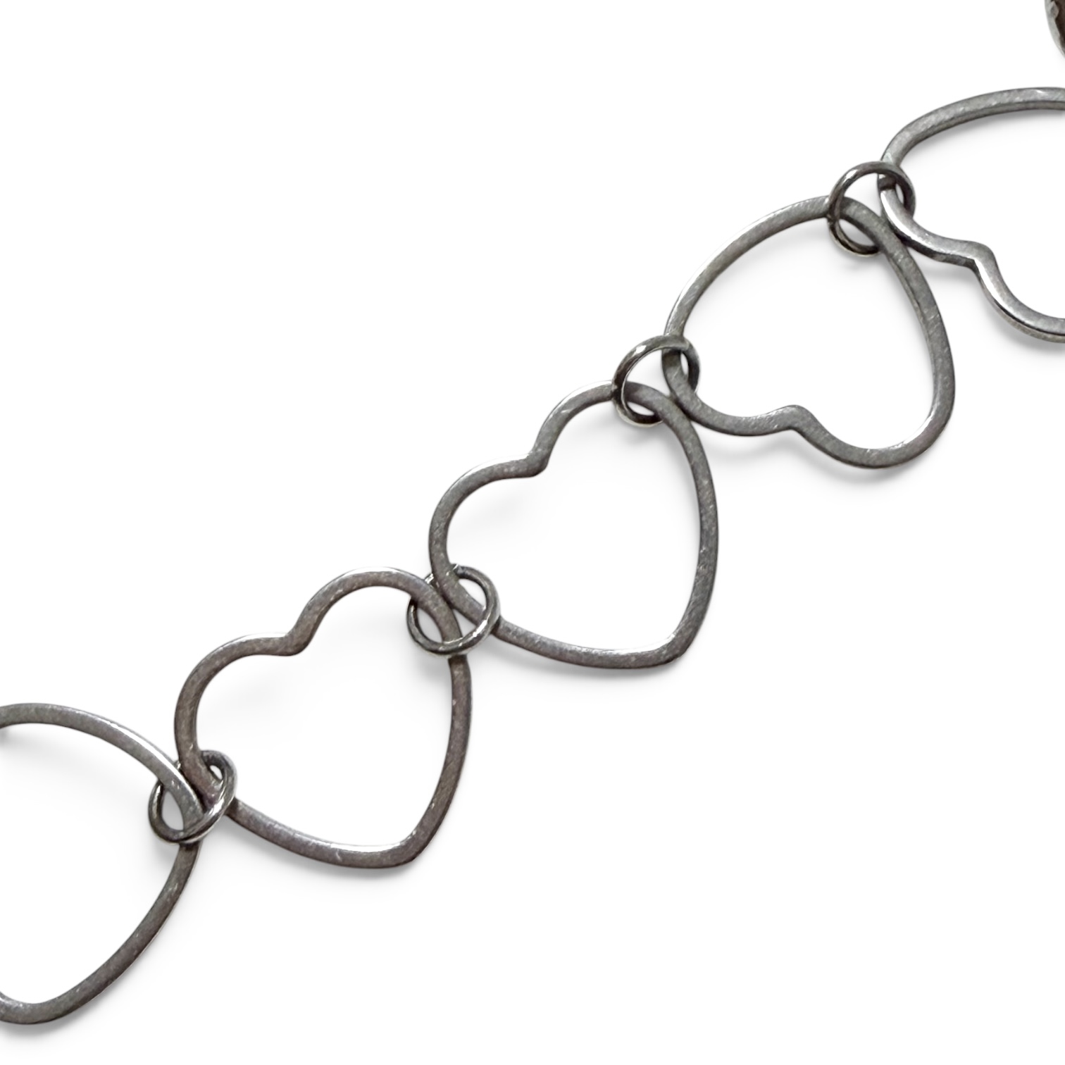 바이메이커 링크드 하트 언밸런스 이어링 Linked Heart Asymmetric Earrings