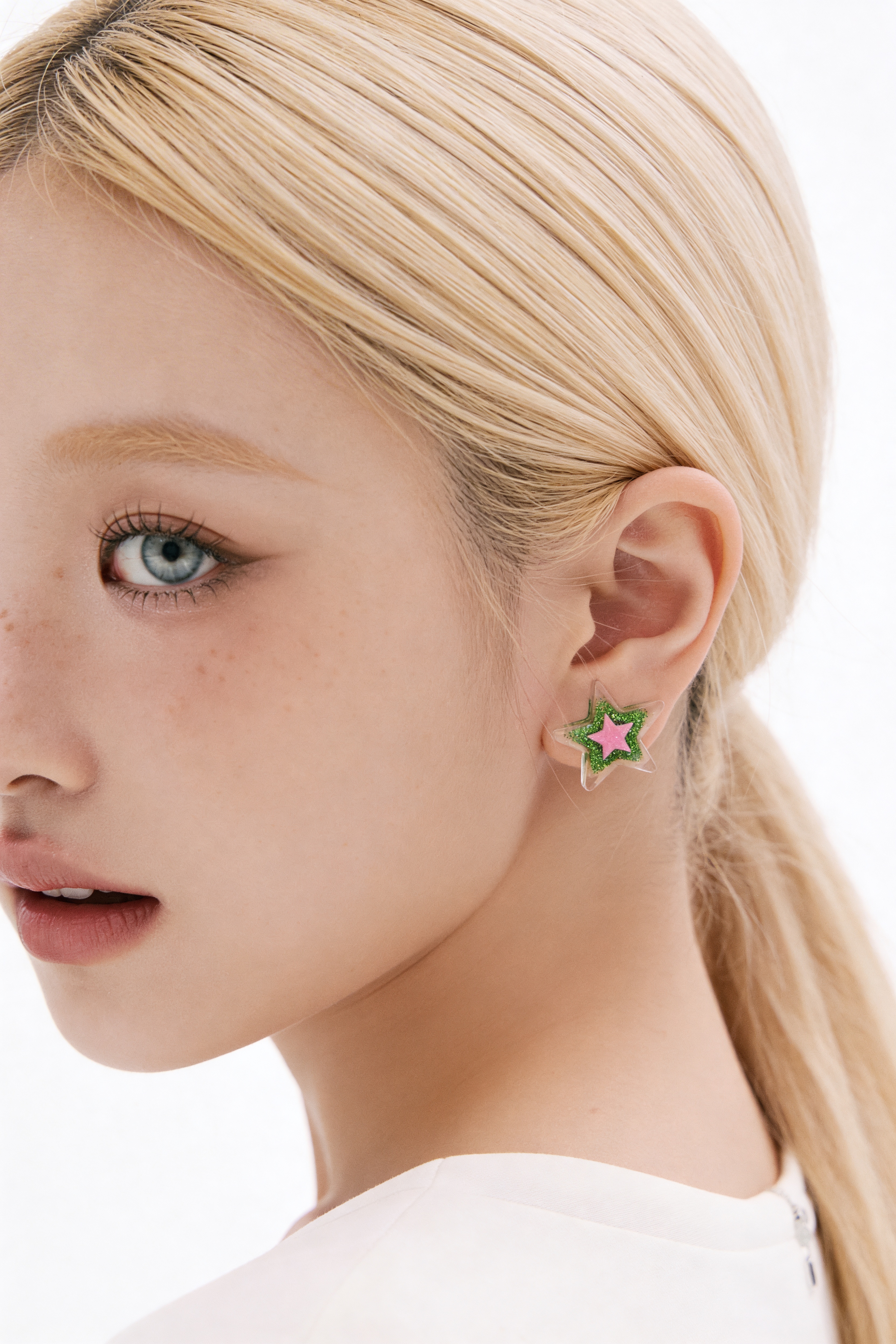 바이메이커 스타 인 레진 이어링 Star in Resin Earrings