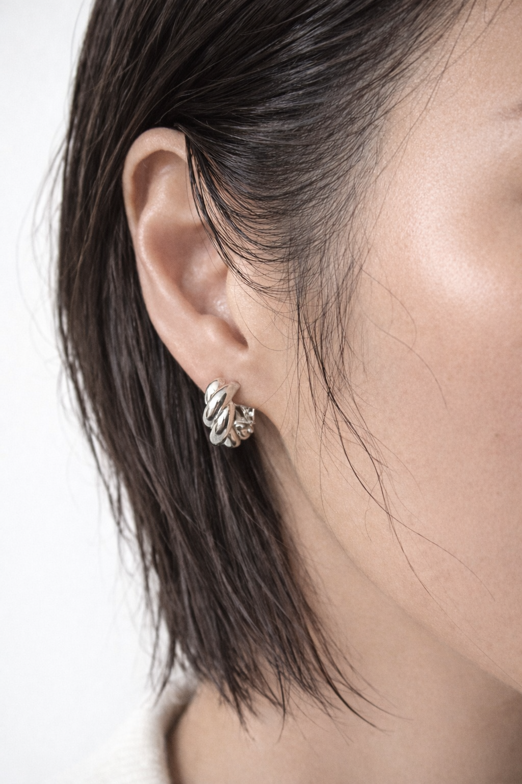 바이메이커 원터치 트위스트 링 이어링 Twist Rope Hoop Earrings