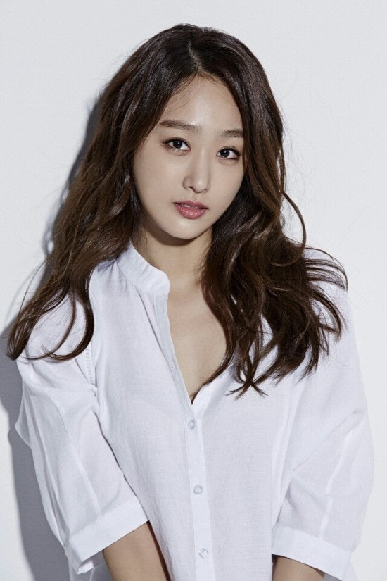 배우 한유이