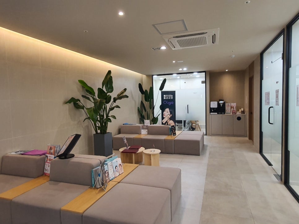 Interior of Toxnfill Clinic, Ilsan Juyeop