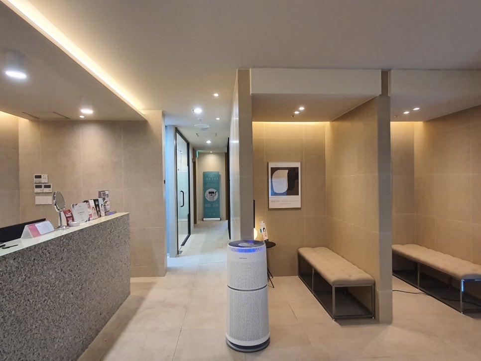 Another view of the interior of Toxnfill Clinic, Ilsan Juyeop